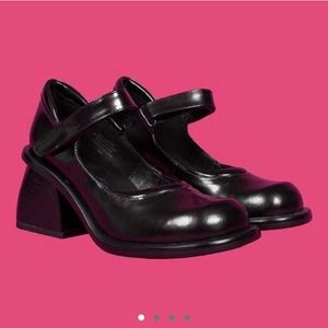 Unif dot marry Jane (used condition)